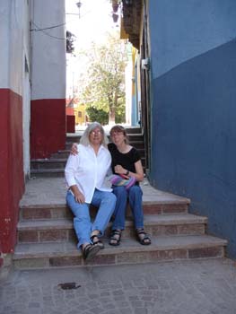 GTO_AnneAndSusanOnAlleySteps1